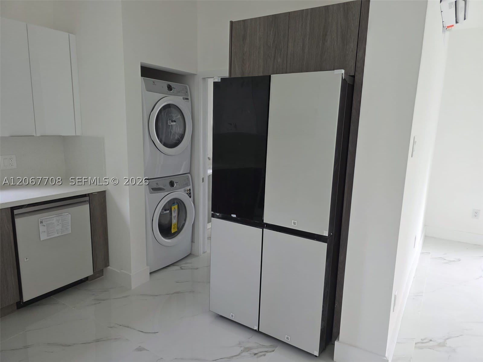 111 NE 45th St – photo 3