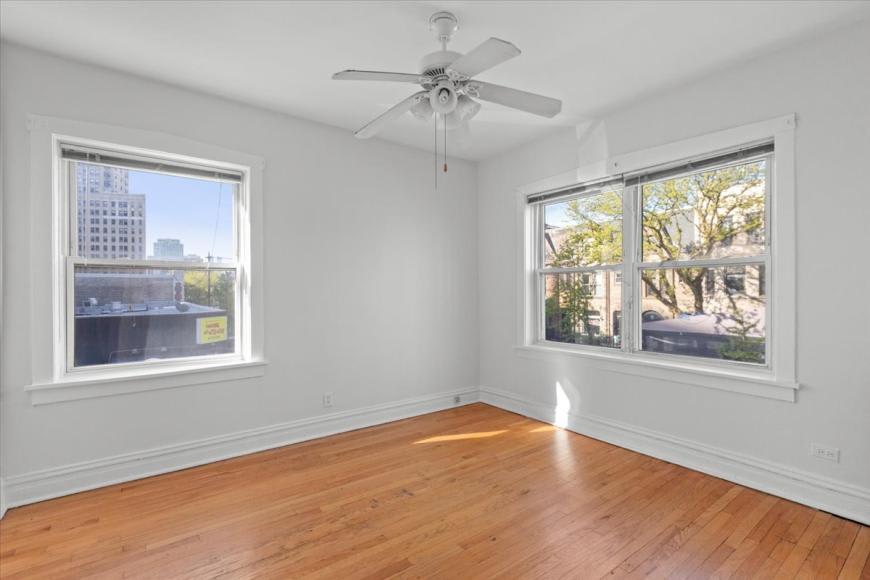 2453 N Clark – photo 2