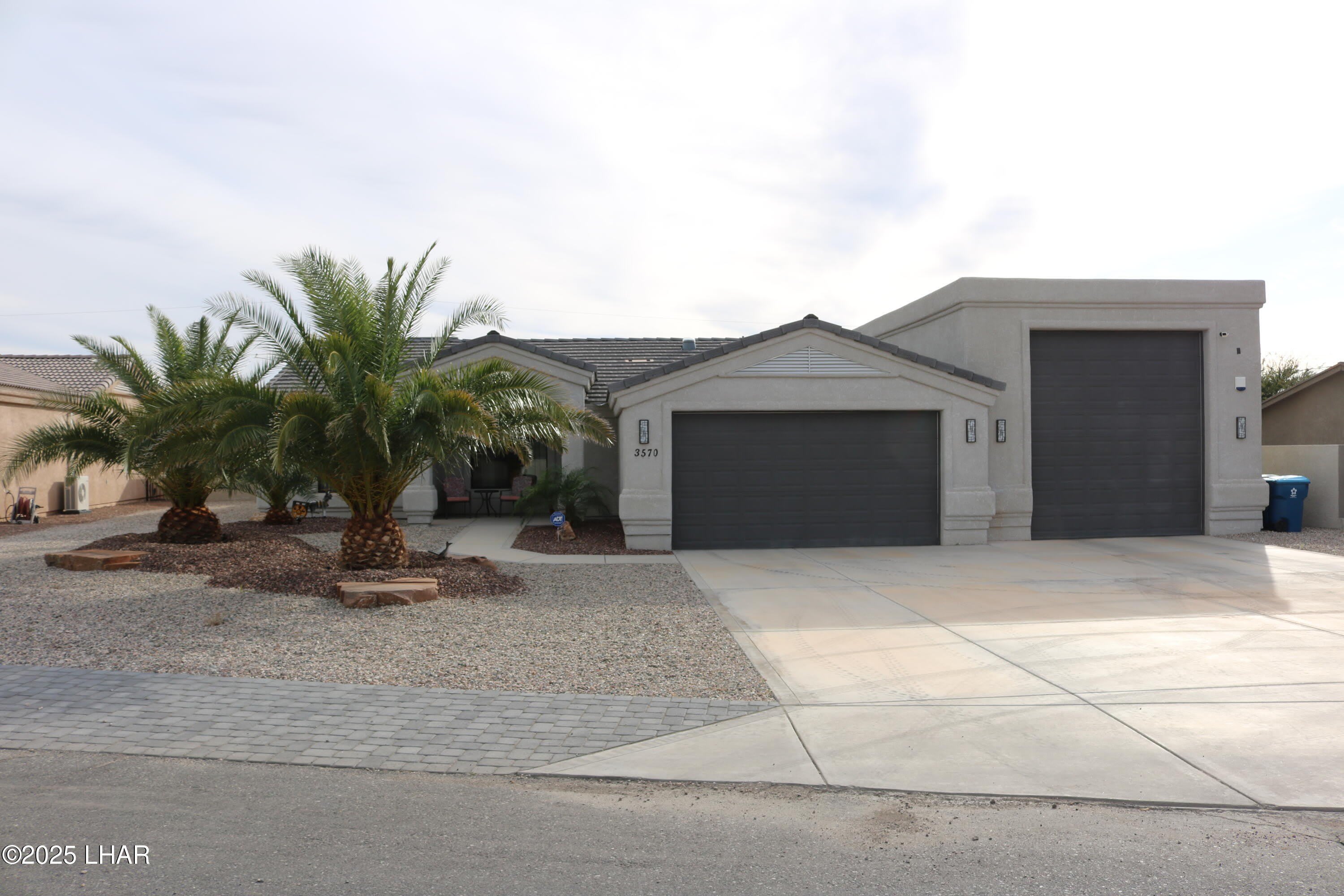 3570 Stanford Dr – photo 1