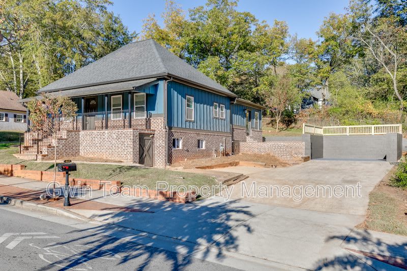4615 S Lee Street – photo 2