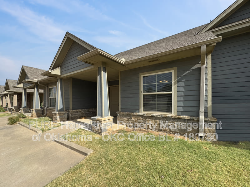 909 SW 92nd St – photo 2