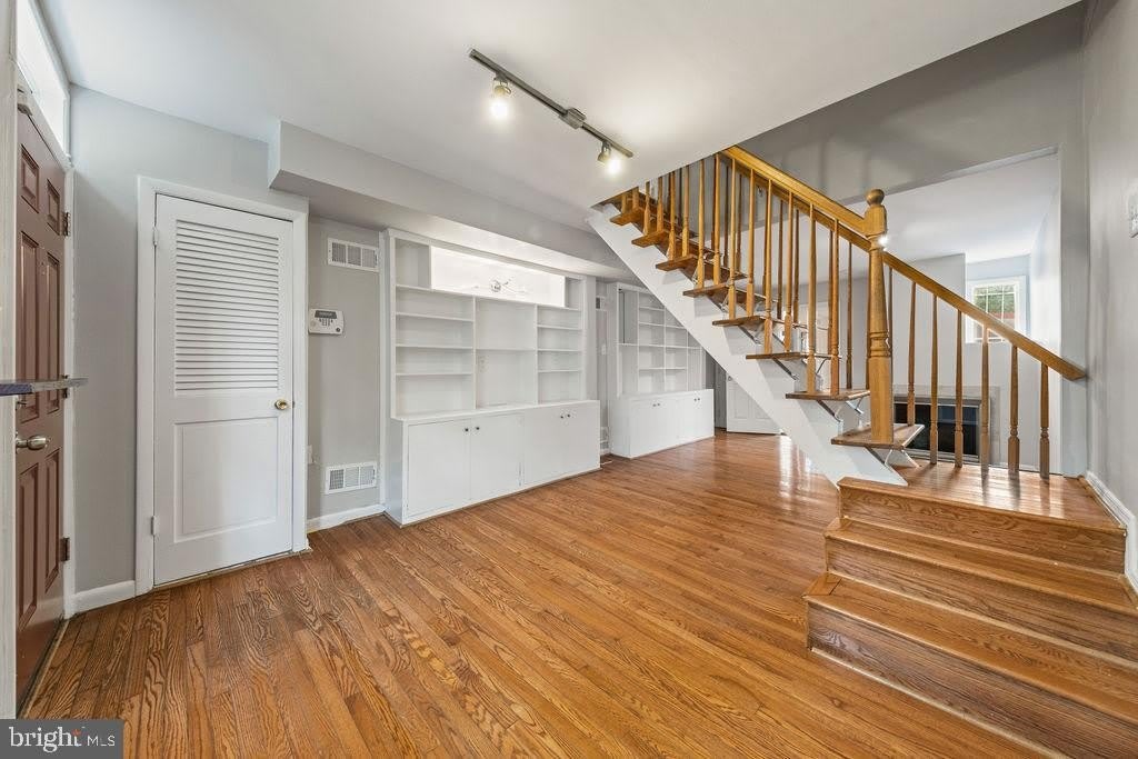 1124 C Street NE – photo 4