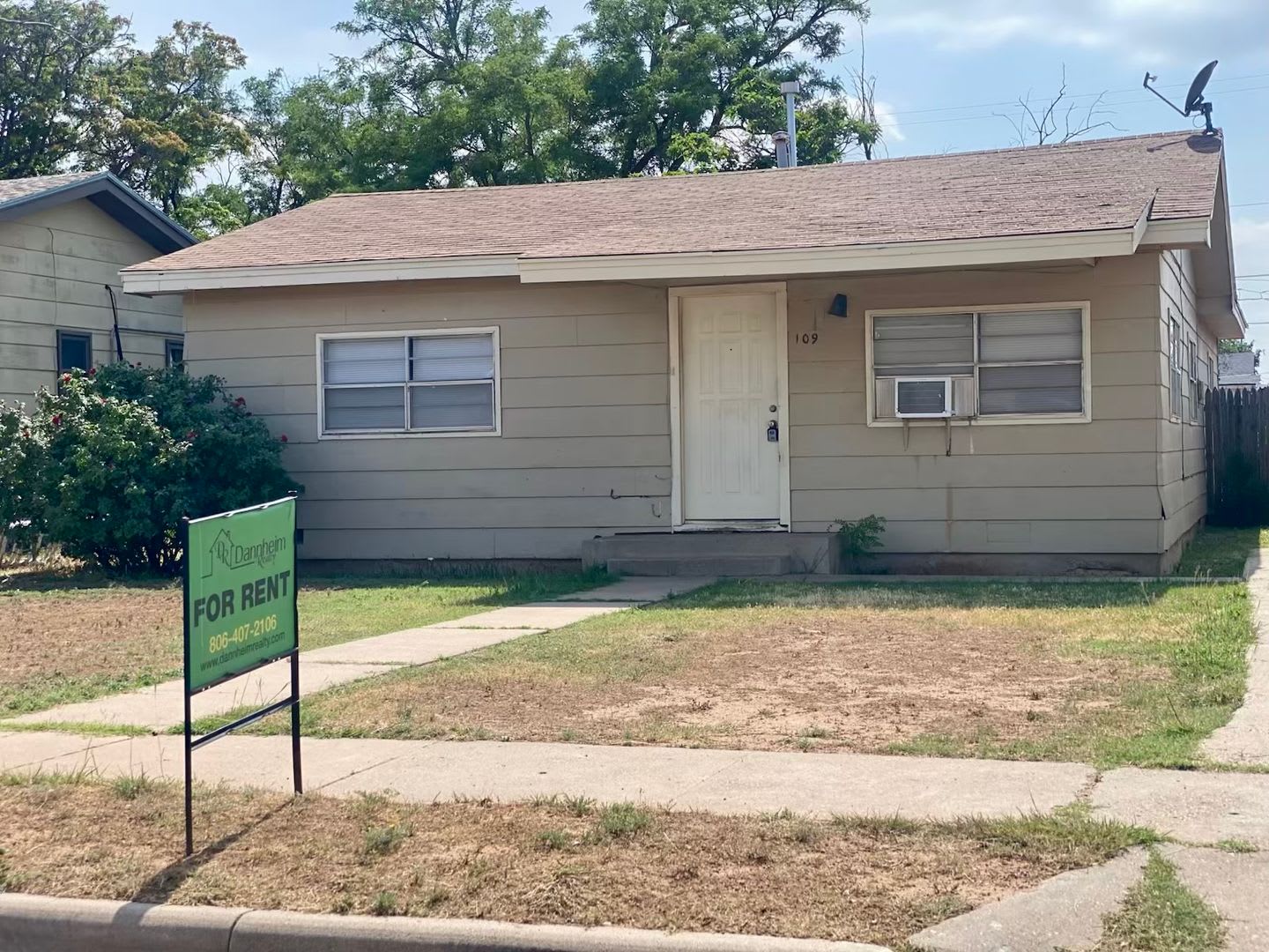 Available November Cute 3 Bed 1 Bath – photo 1