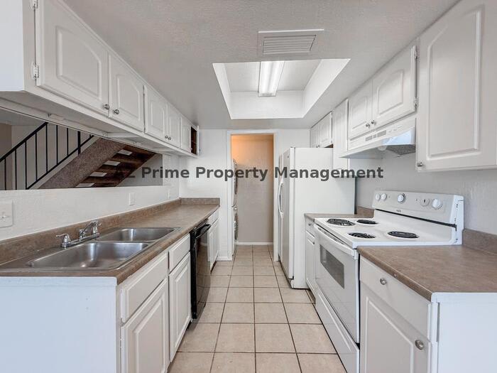 2625 West Ocotillo Road – photo 4