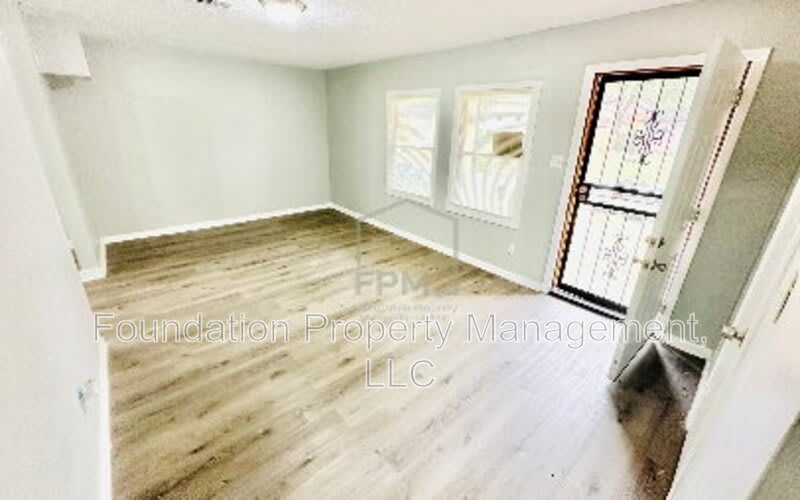 3181 Parham Street – photo 5