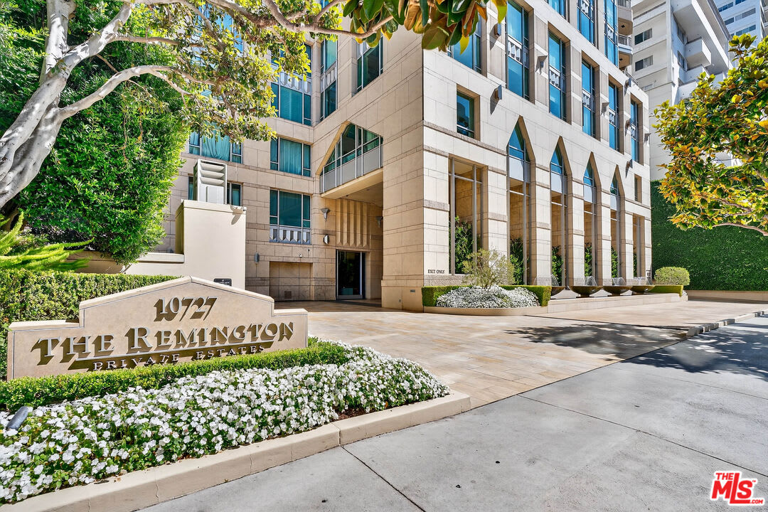 10727 Wilshire Boulevard – photo 1