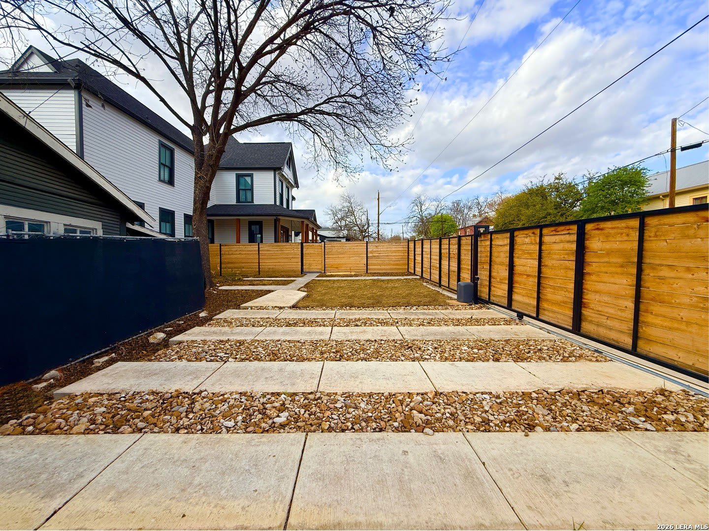 630 E CARSON ST – photo 5