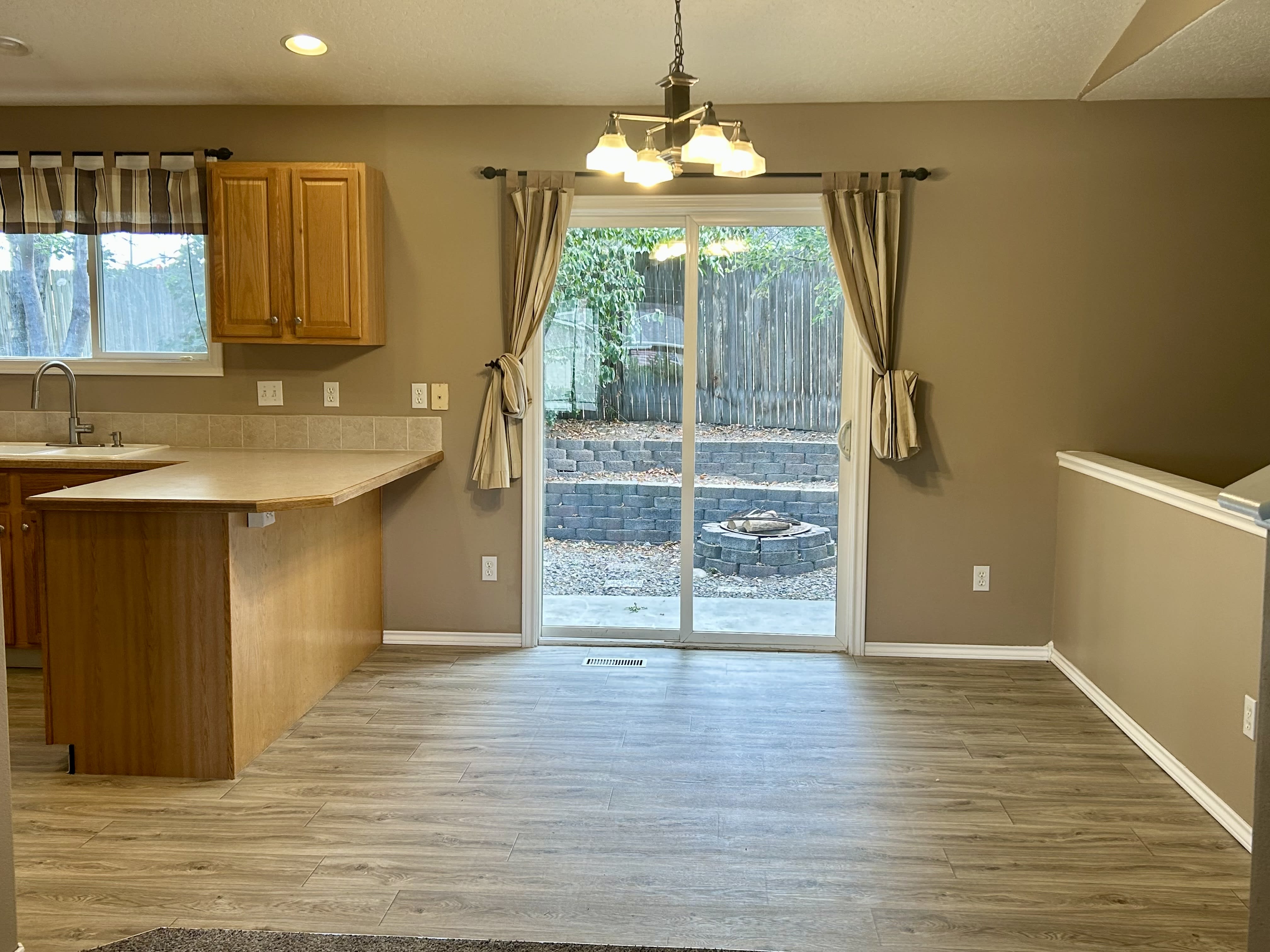 3125 E Beamer Ct – photo 2