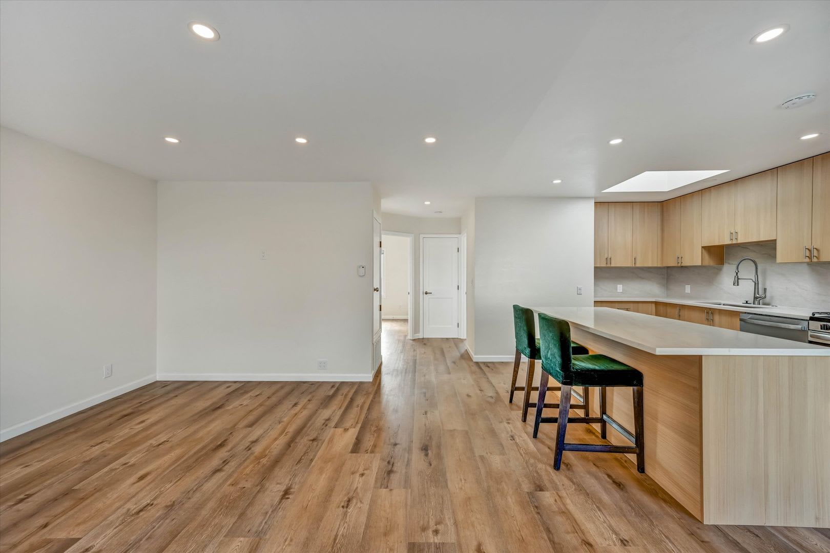Fully remodeled Single Family House – photo 4
