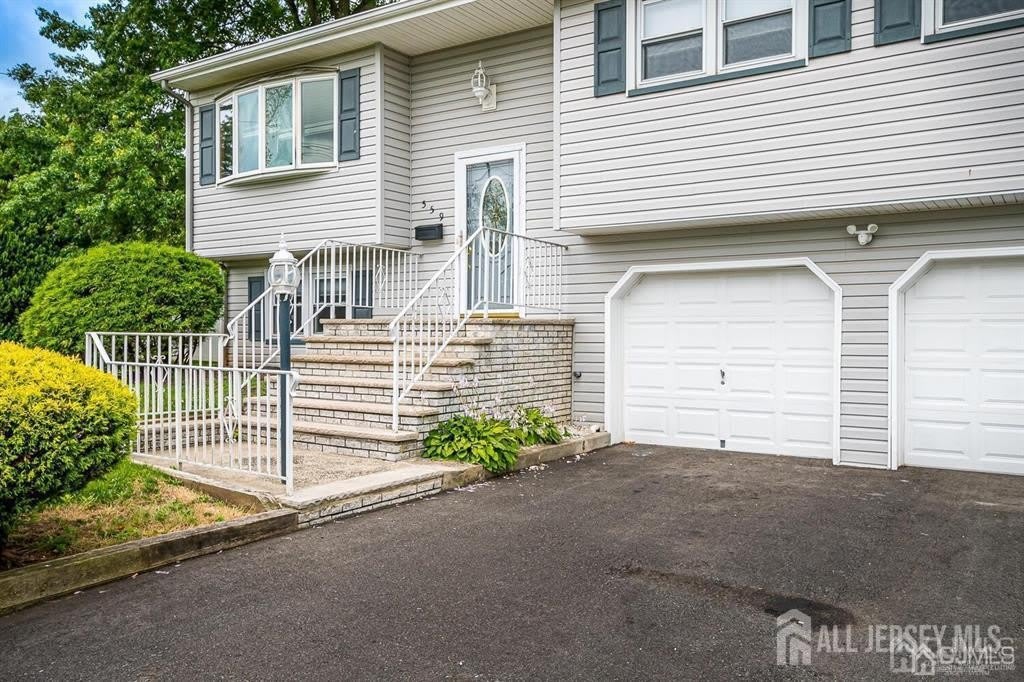 559 Wood Avenue – photo 2