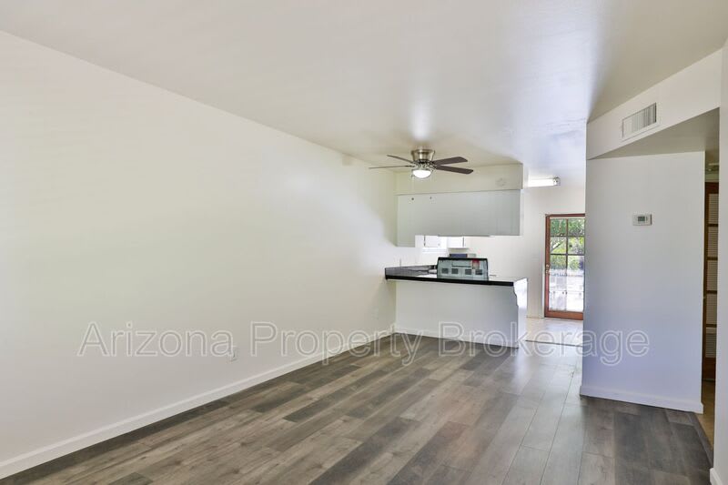 2323 S. College Ave. – photo 2