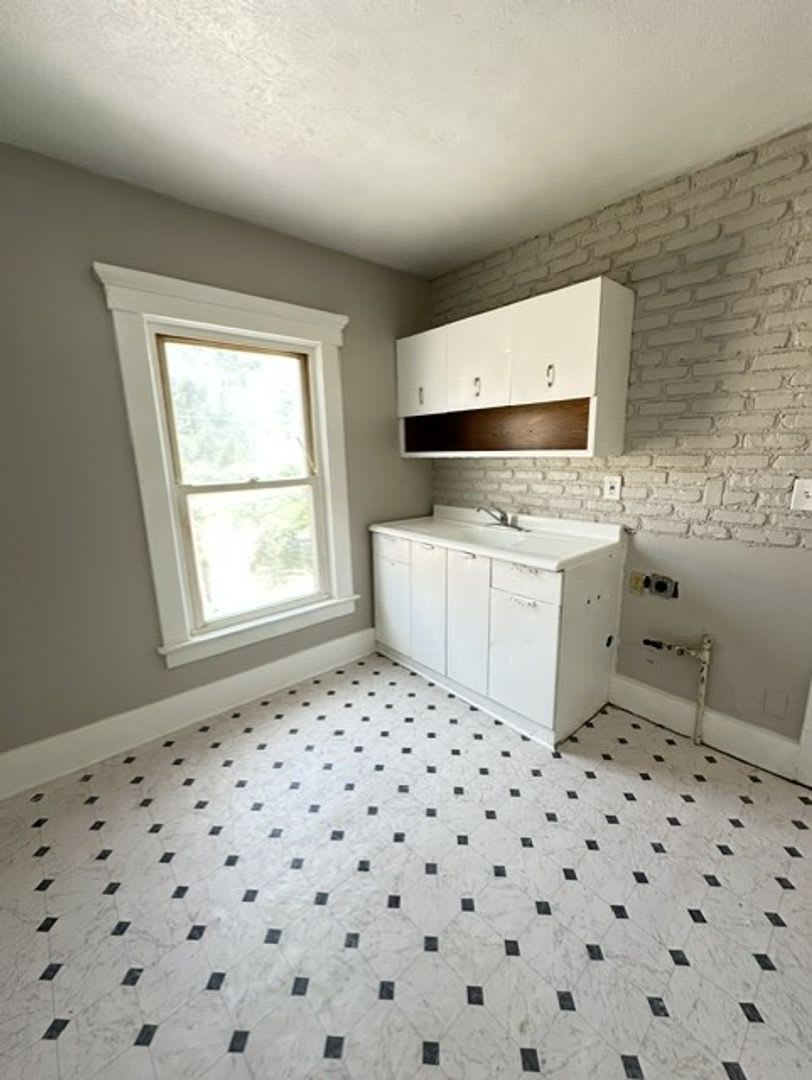 1257 East Erie Ave – photo 2