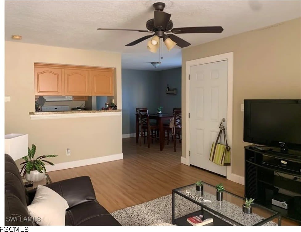2835 Winkler Avenue – photo 3