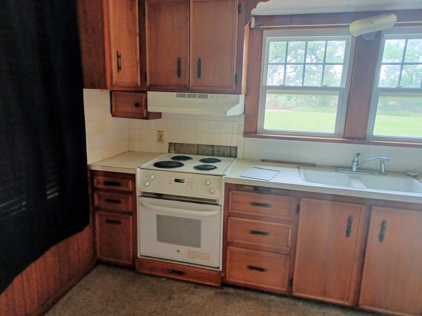 Charming 2 bedroom, 1 bath west of town in Viola (19000 W 55th St S) – photo 3
