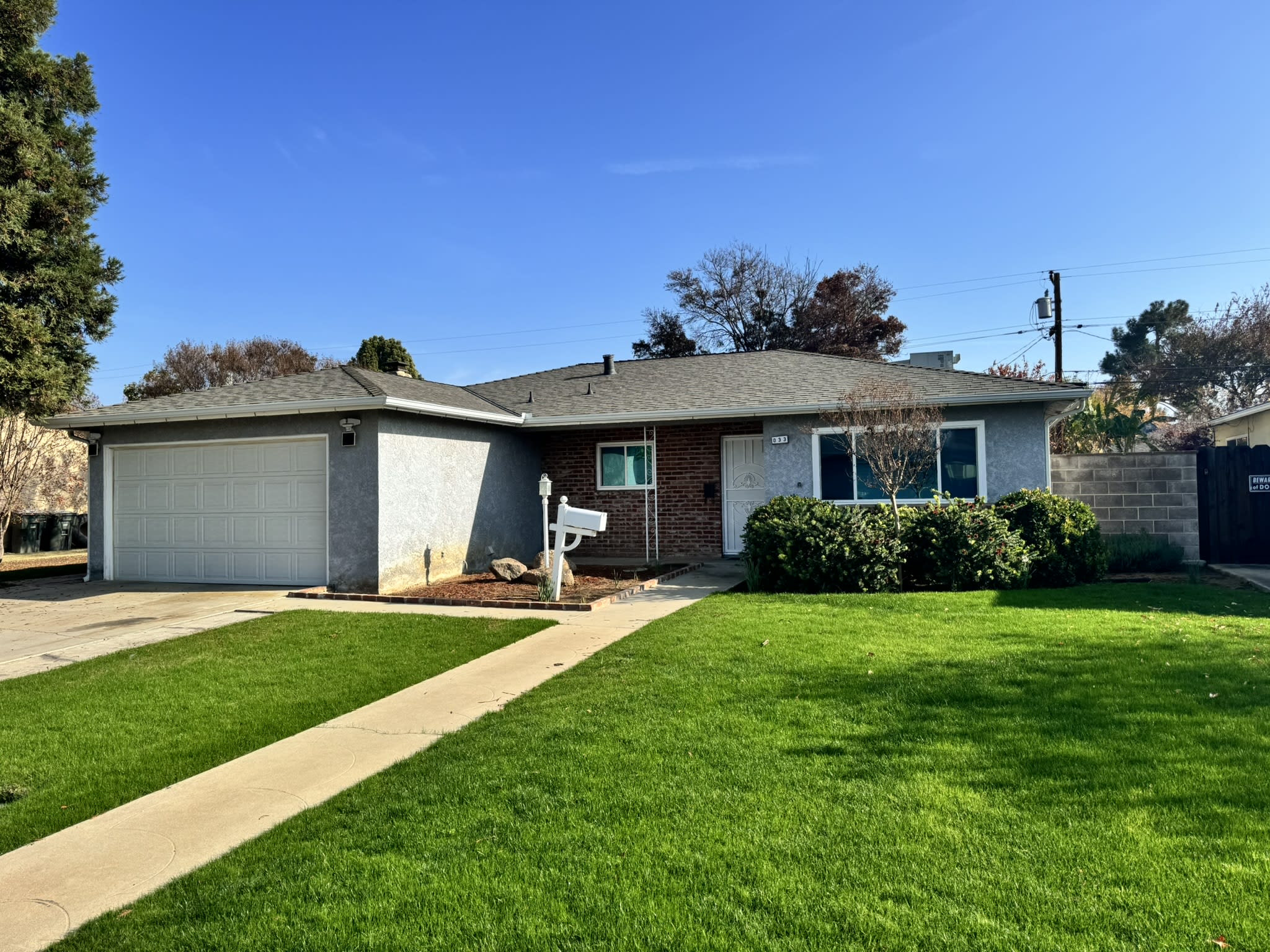 33 Russell Avenue – photo 1