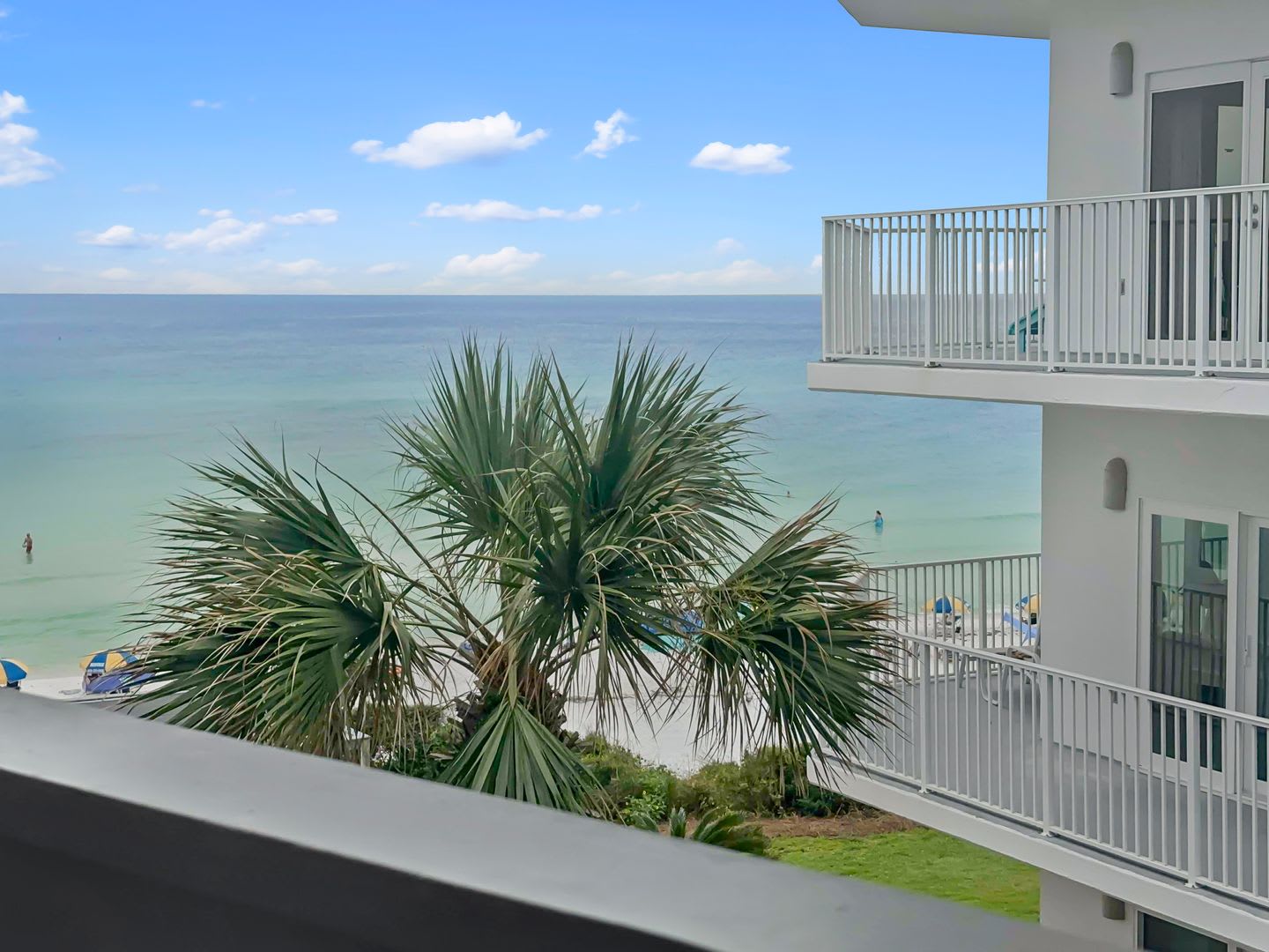 50 Off First Months Rent Gulf Front Community Gulf Views From Balcony Community Pool Walking Distance To Restaurants And Shopping – photo 5