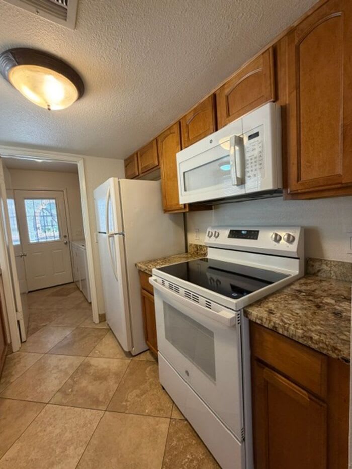 1015 East Cochise Drive – photo 5
