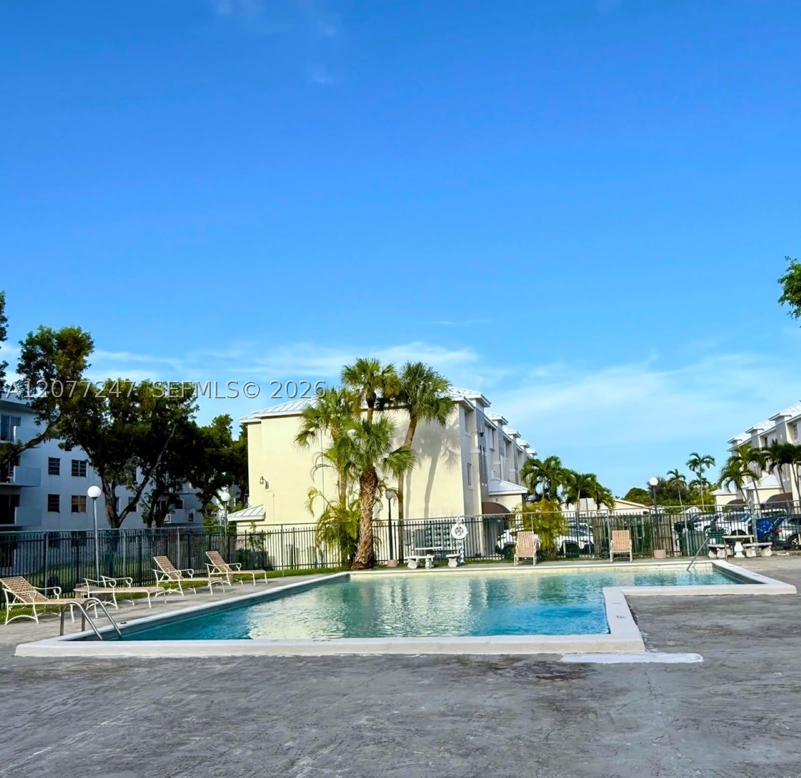 1121 SW 122nd Ave – photo 4