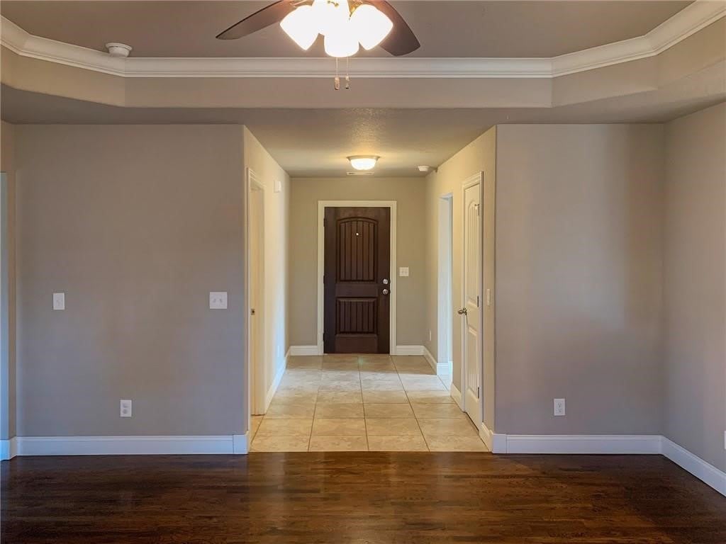 900 Sw Crownview – photo 4