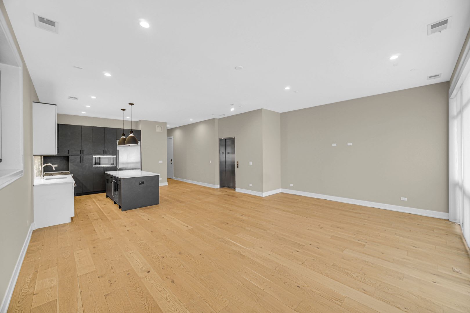 1203 W Augusta Blvd – photo 5