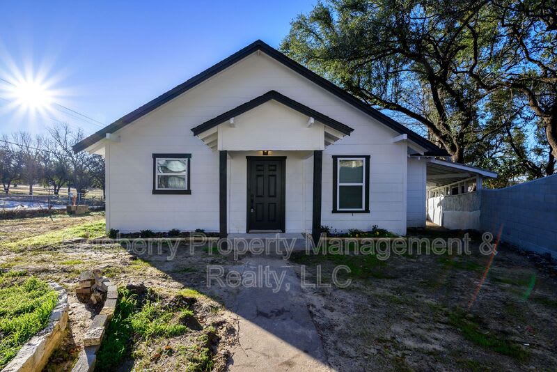 71 Crown Road – photo 3