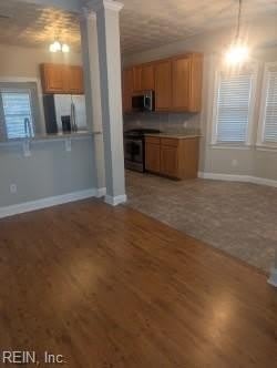 9553 18Th Bay Street – photo 5