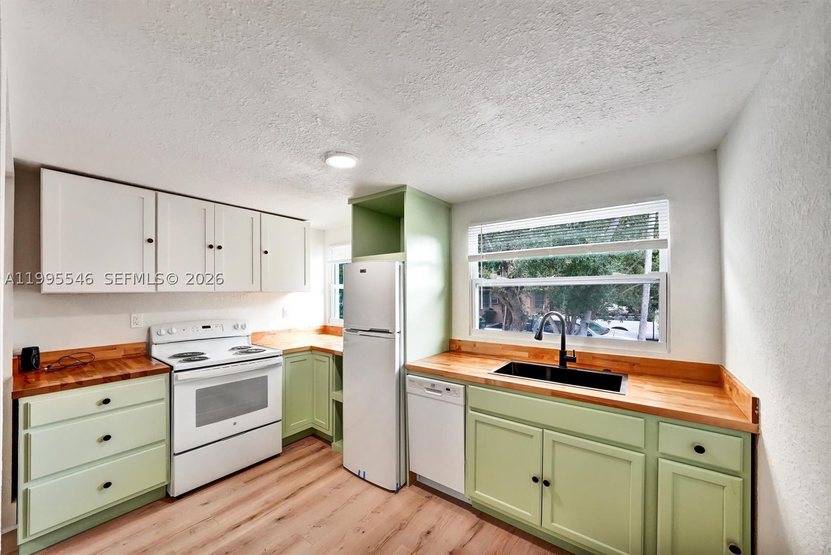 1411 Sw 3Rd St – photo 5