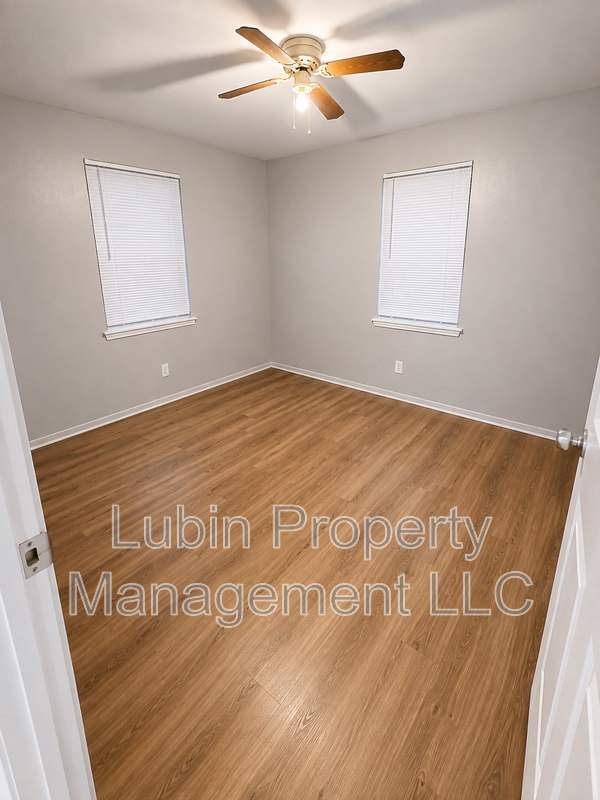 2455 Douglass Ave – photo 3