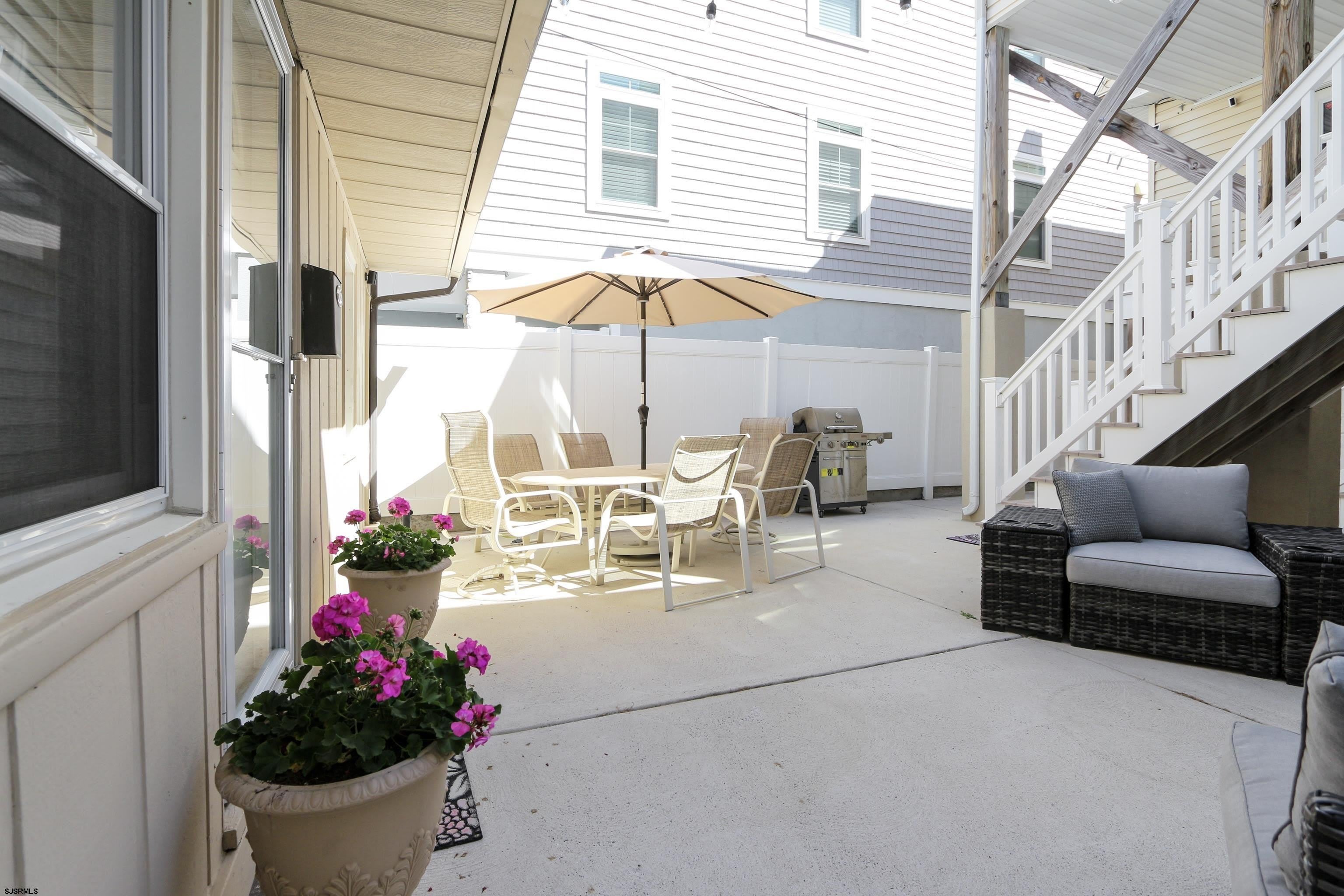 14 N Adams Ave – photo 4