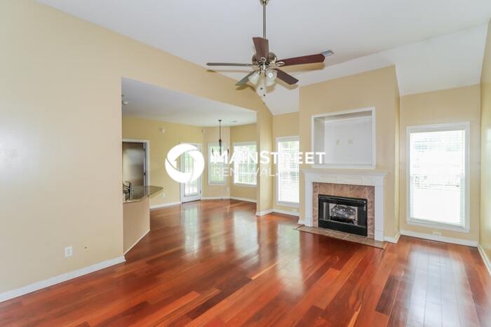 8423 Shady Elm Drive – photo 4