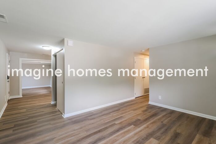 328 Brookforest Drive – photo 4