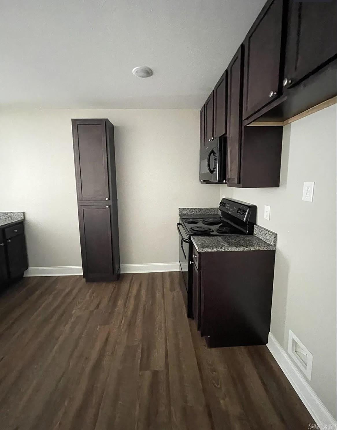 607 Lenora – photo 3