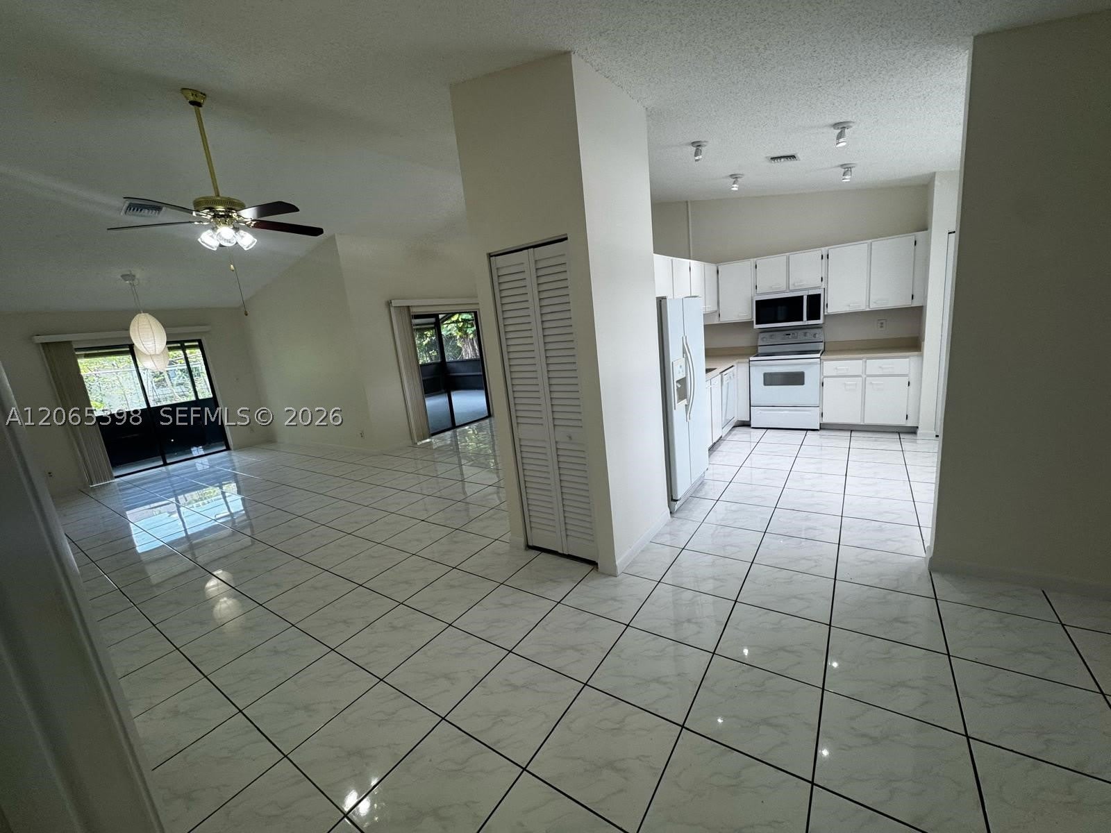 8848 NW 76th Ct – photo 3