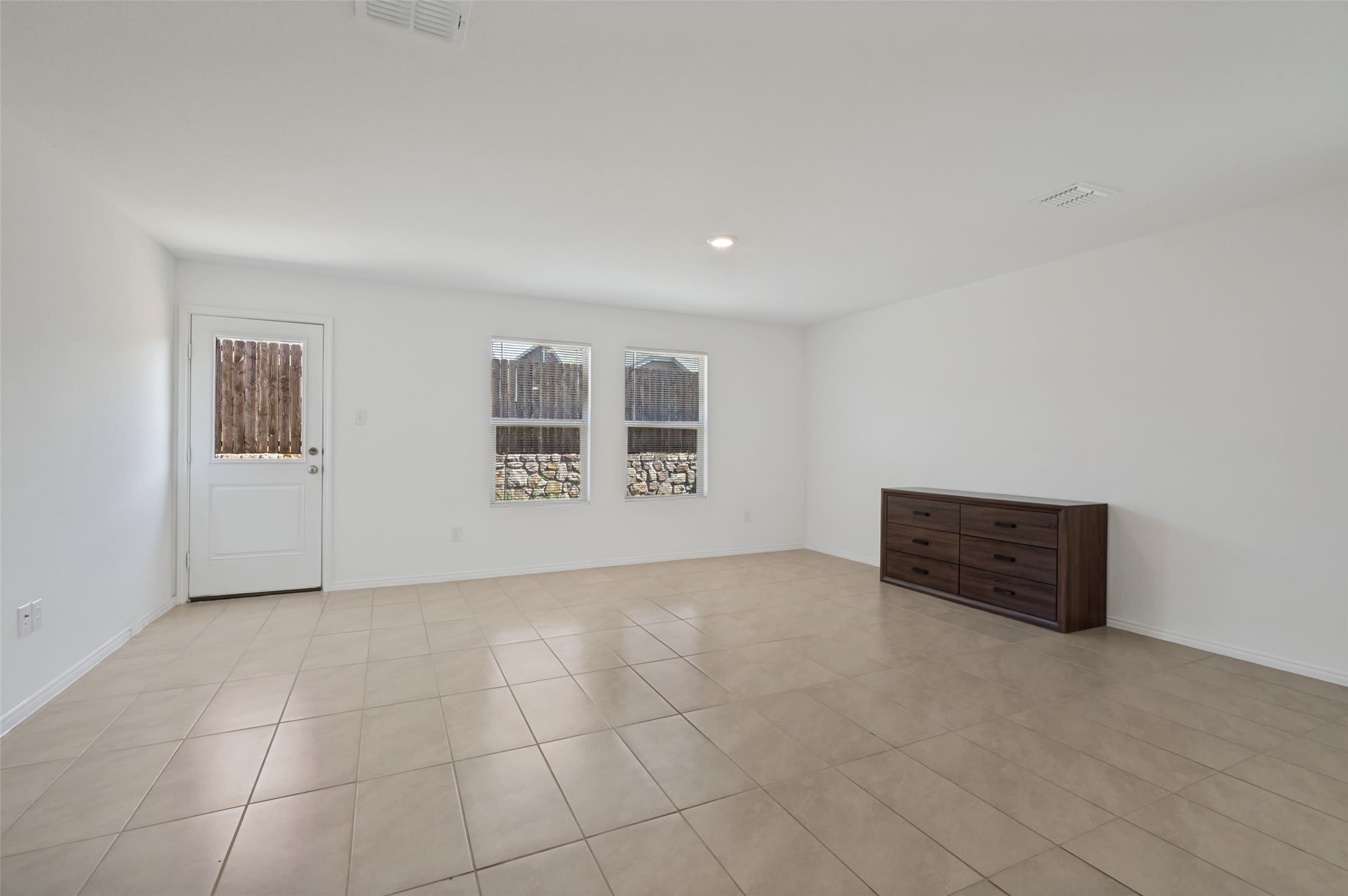 14045 Ilderton Street – photo 3