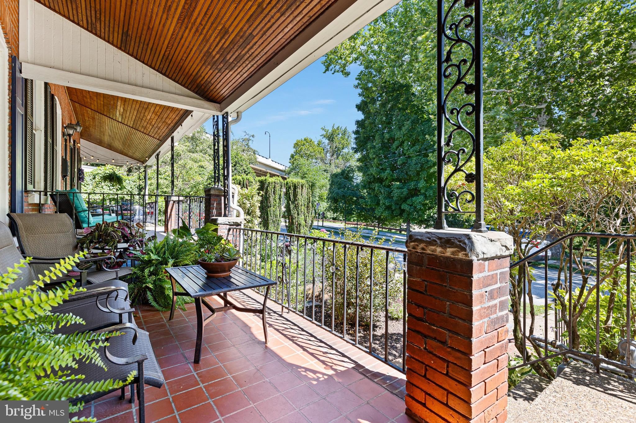 1020 WAWASET Street – photo 2