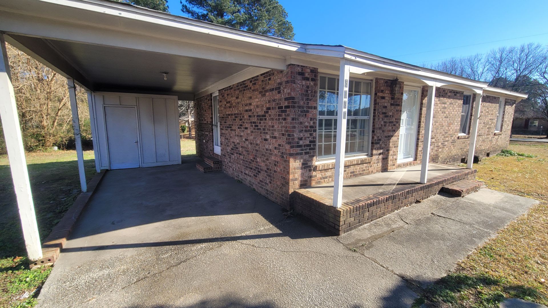 3br Ranch home on large lot – photo 2
