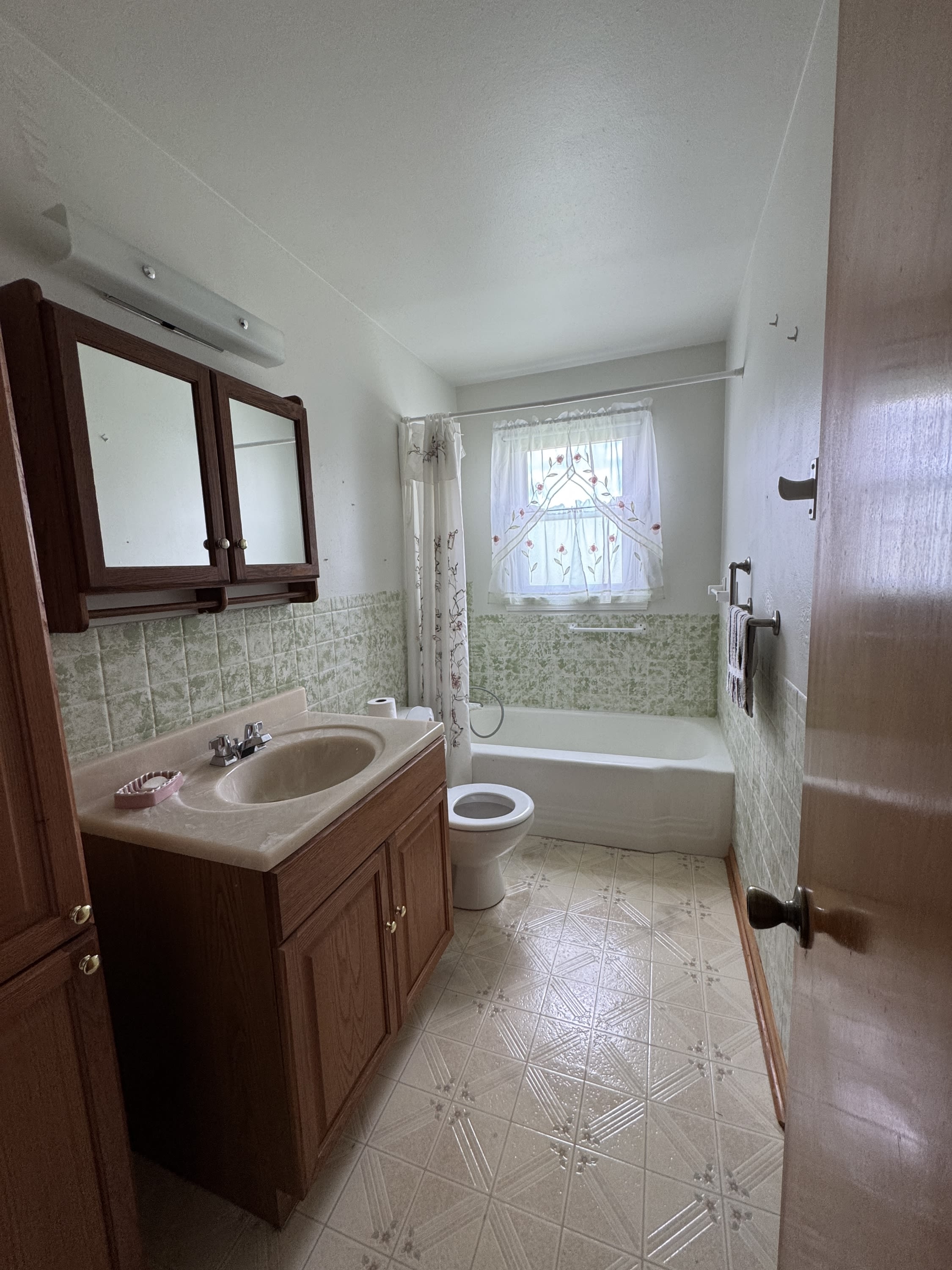 241 Helena Drive – photo 2