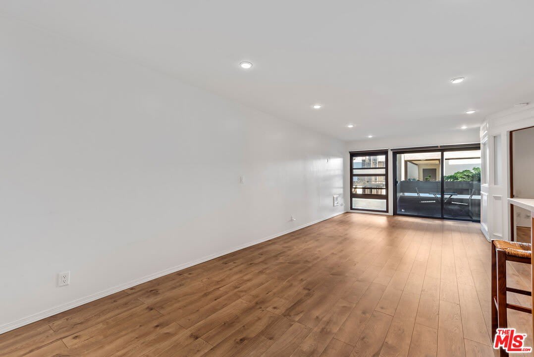 7742 Redlands Street – photo 2