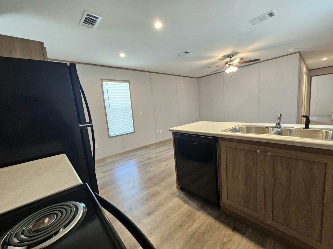 601 Suwanee Drive – photo 4
