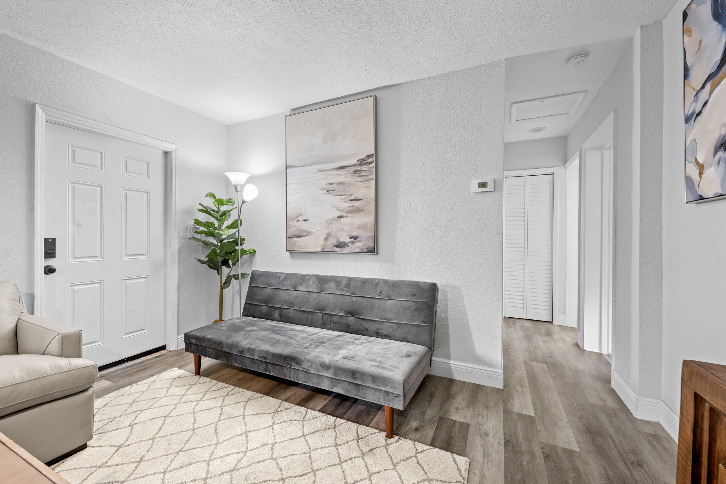 1208 Ne 5Th Ave – photo 5