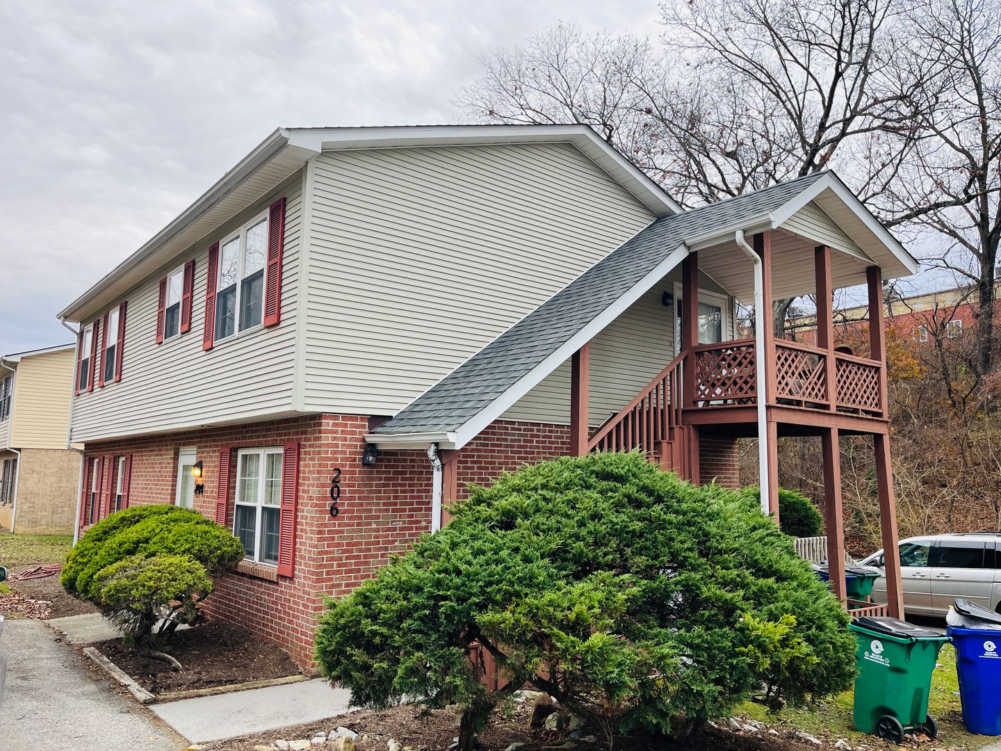2 Bedroom, 1 Bath Duplex – photo 1