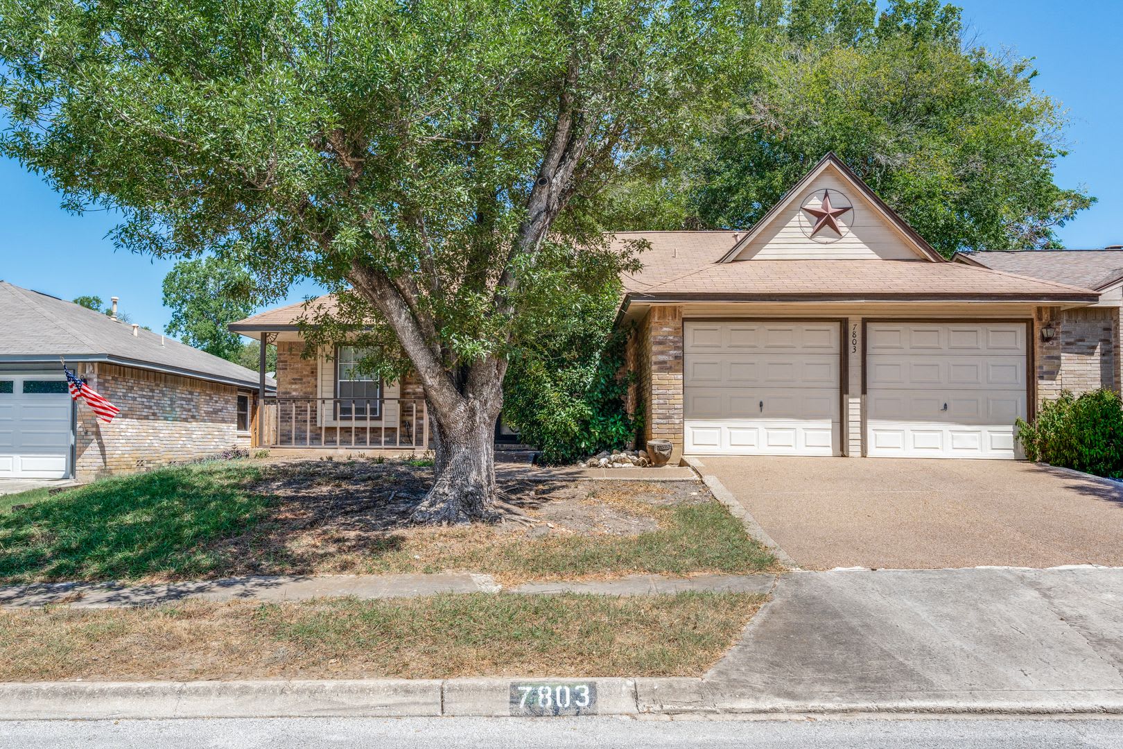 BEAUTIFUL SINGLE-STORY HOME IN WOODCREST – photo 3