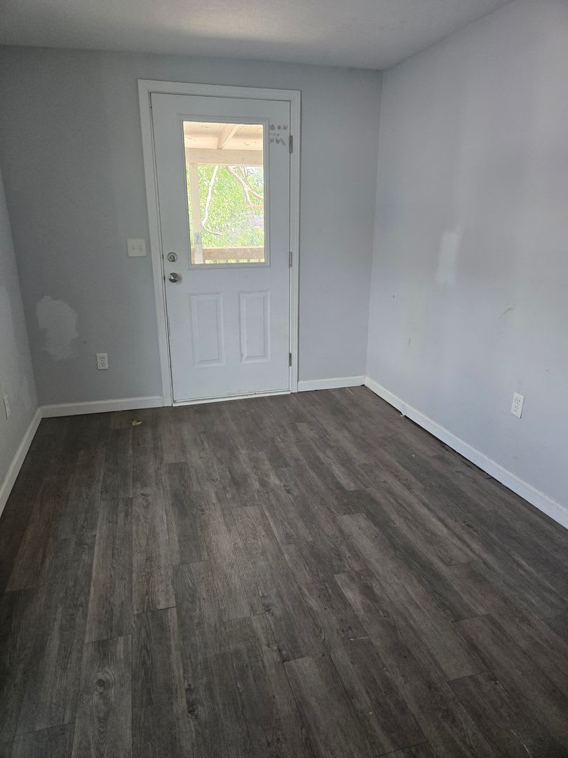 Charming 2-Bedroom Home with Private Master Balcony & Spacious Mud Room – photo 4