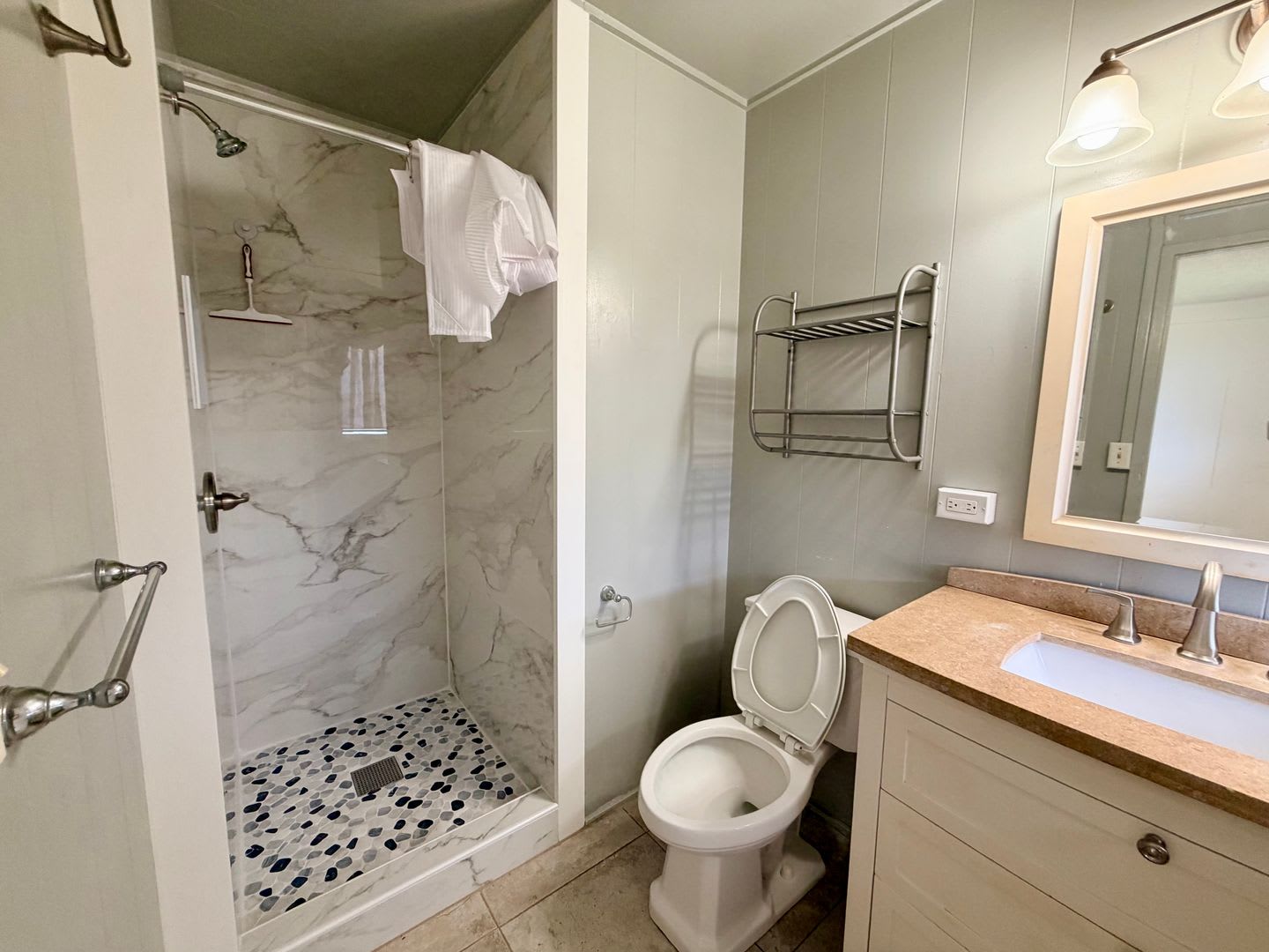 Beautiful Single Family Home, Pet Friendly (3Bedrooms/2Baths) in Makakilo! – photo 5