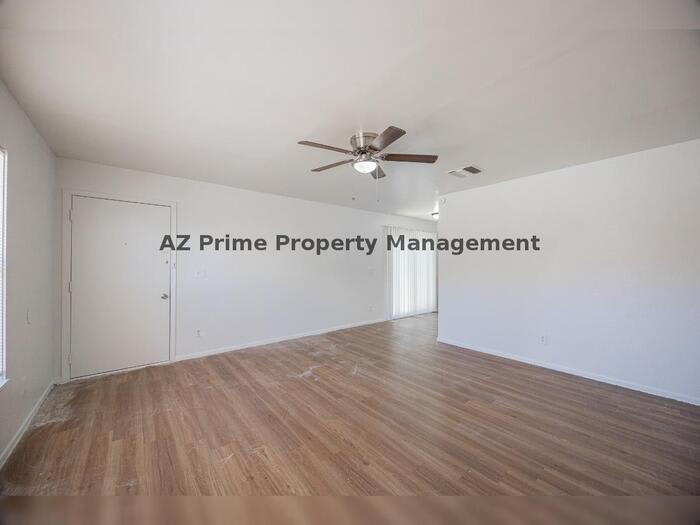 925 West Peoria Avenue – photo 4