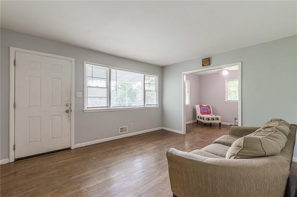 350 Brooks Avenue Sw – photo 1