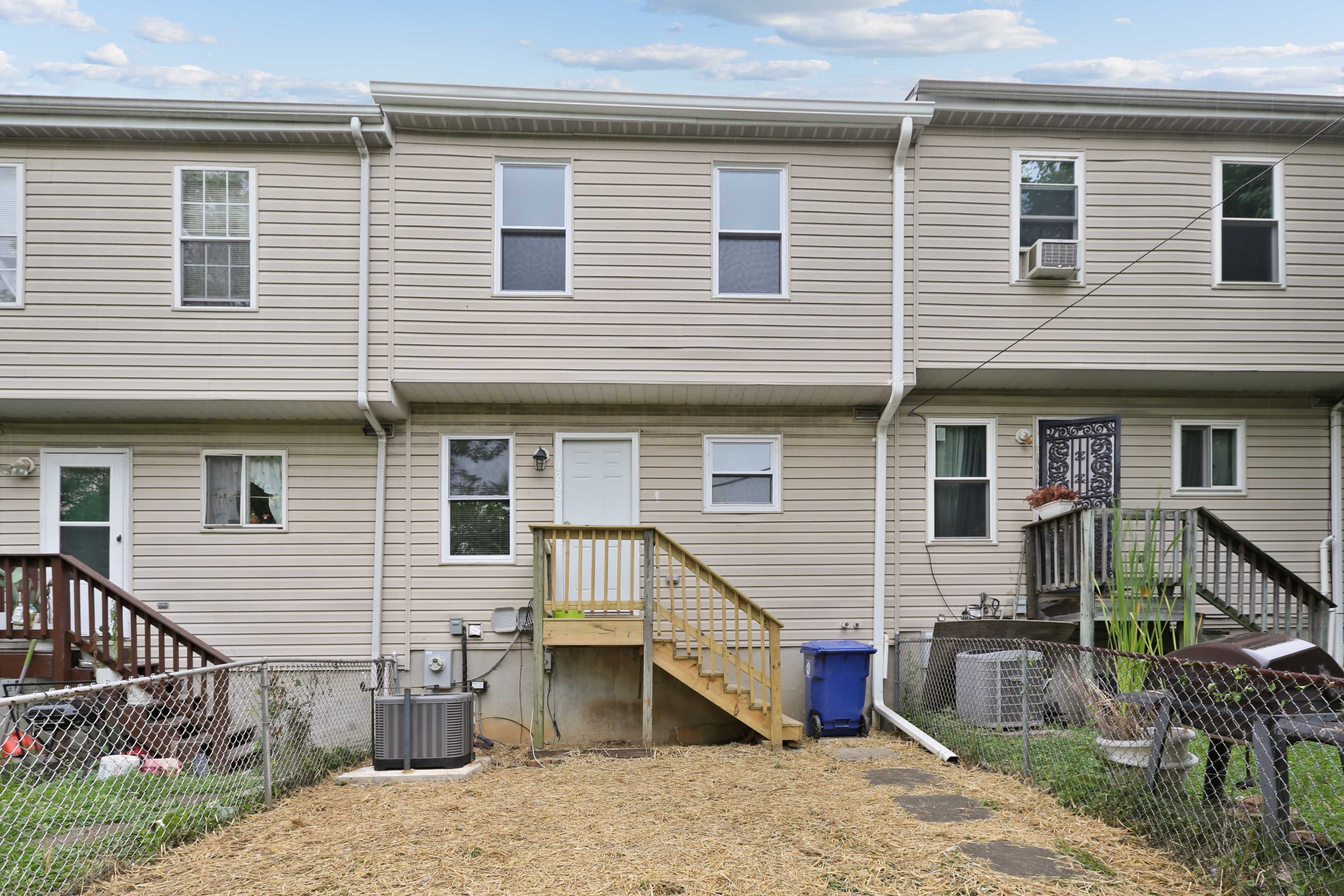 1205 Wilcox St – photo 2