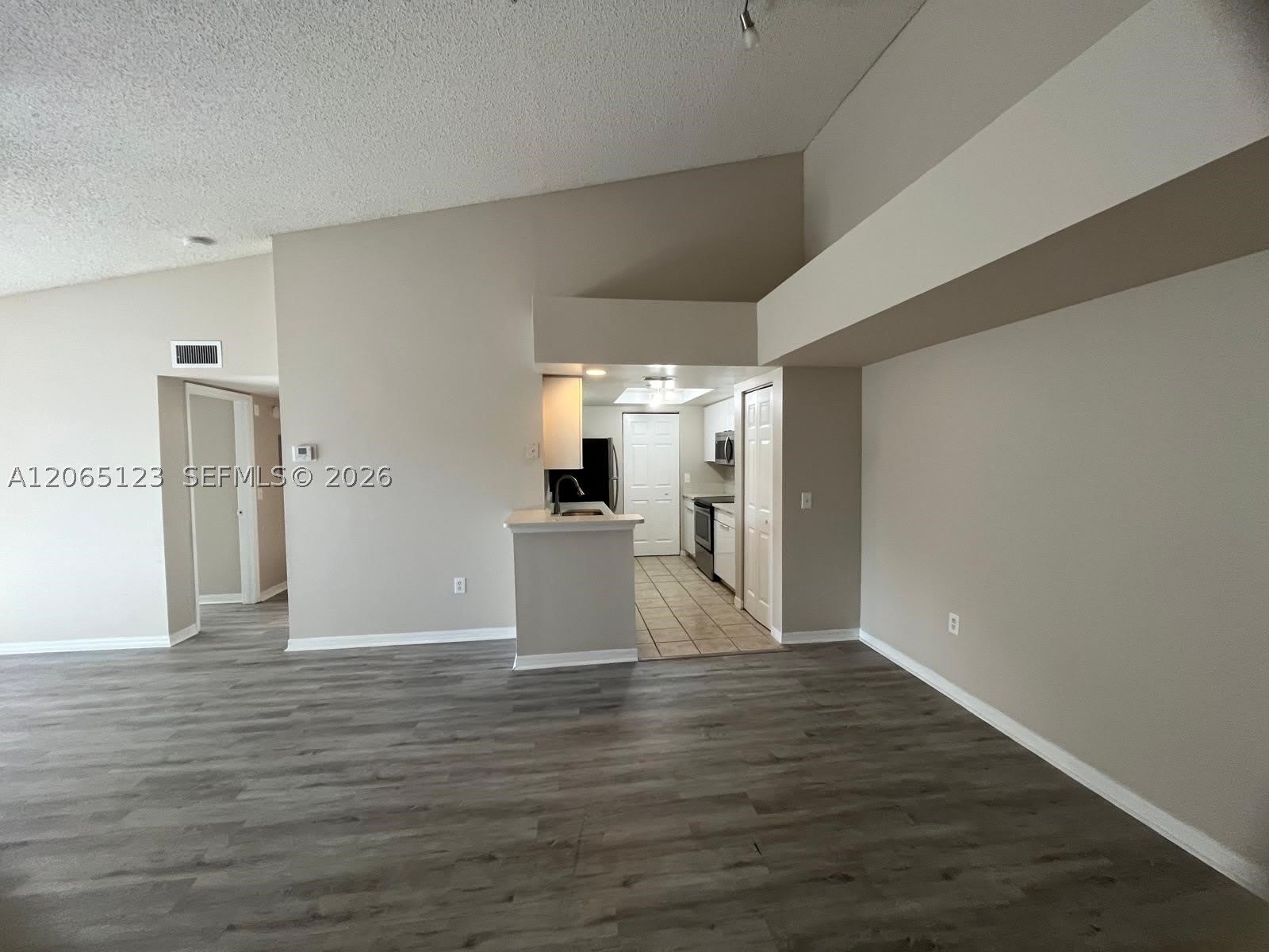 4171 N Haverhill Rd – photo 4