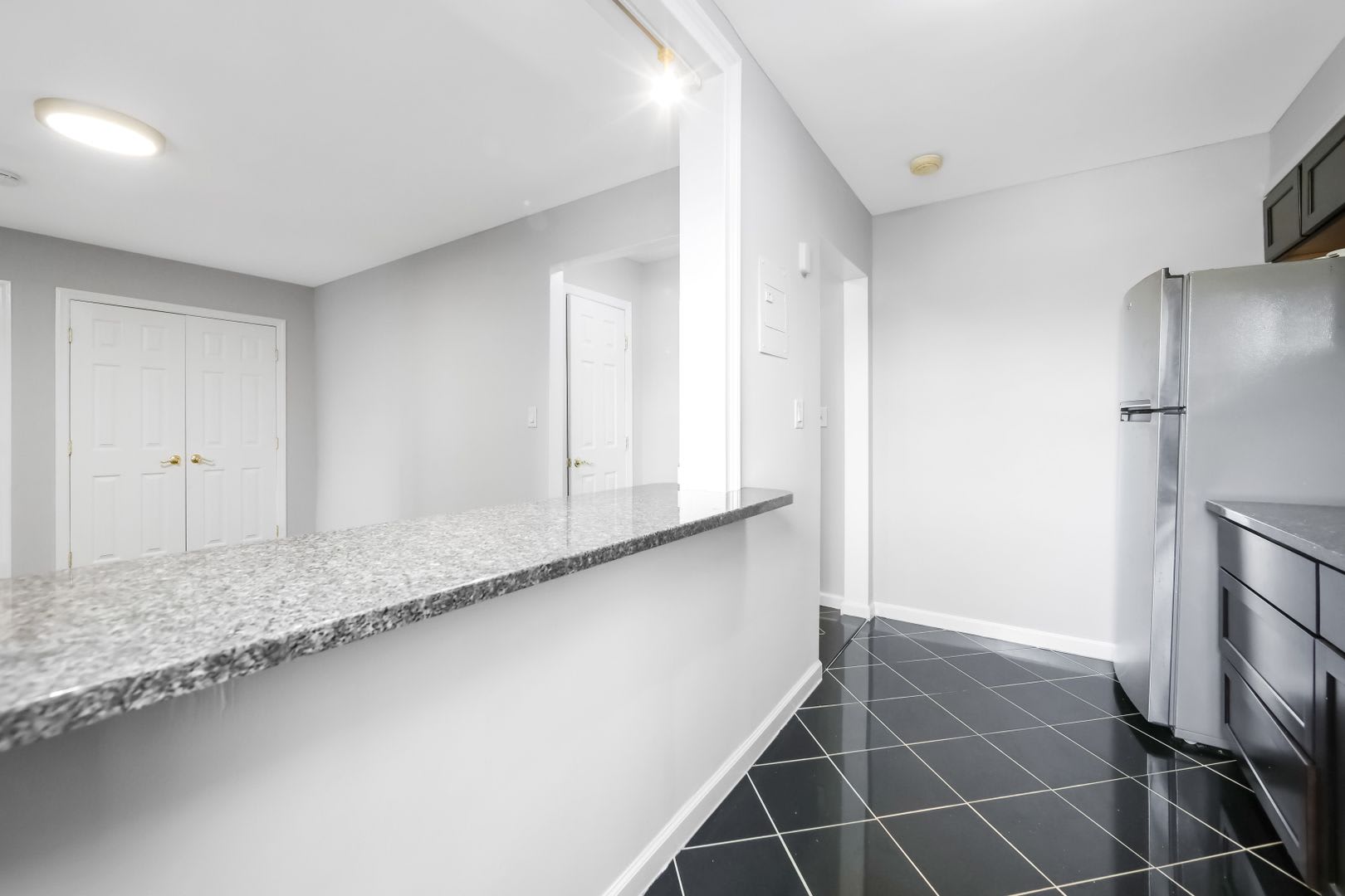 2339 Hudson – photo 4