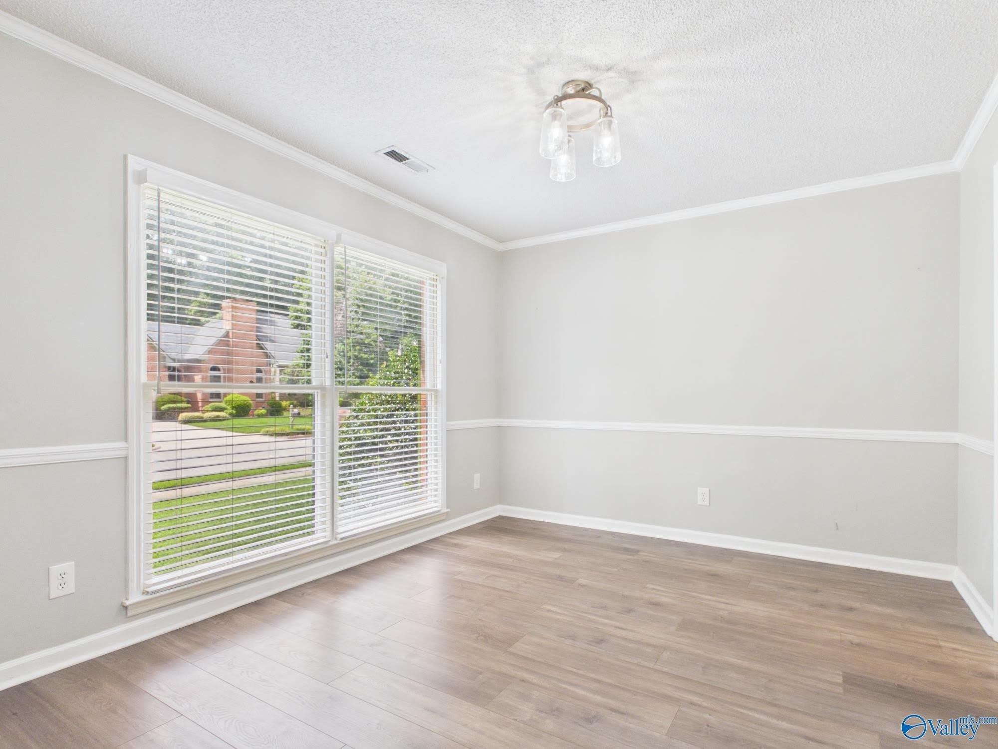 102 Montrose Drive – photo 3